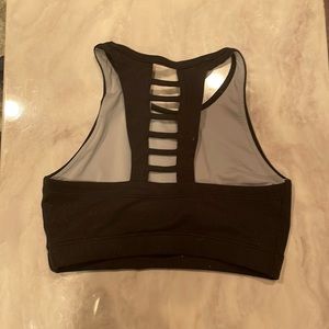 Black sports bra